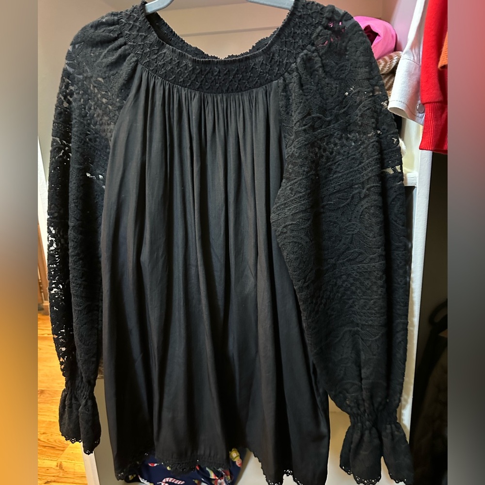 Double D Ranch Silk and Lace sleeve top - size large